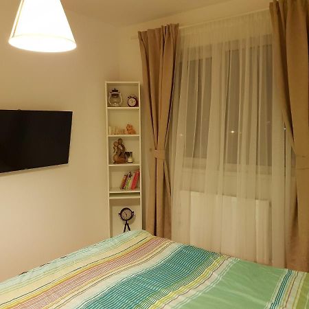 Cozy Apartament 3 Min To Subway 24H7 Check In Popesti-Leordeni Exterior photo